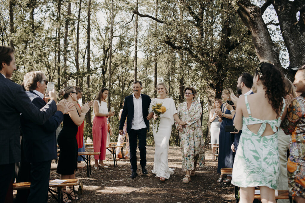 arrivée de la mariée à la cérémonie laïque